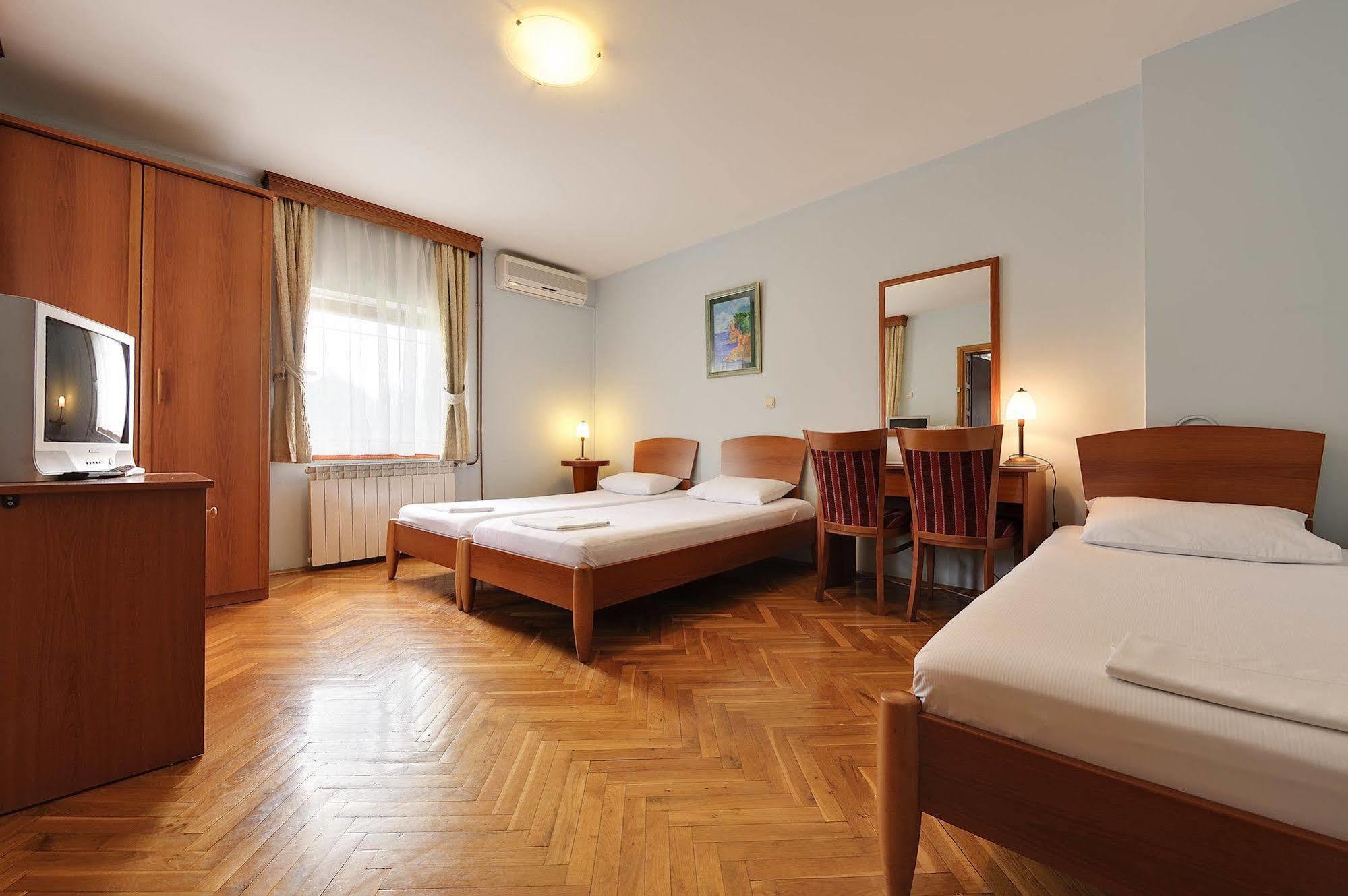 Hotel Sucevic Garni Belgrad Dış mekan fotoğraf
