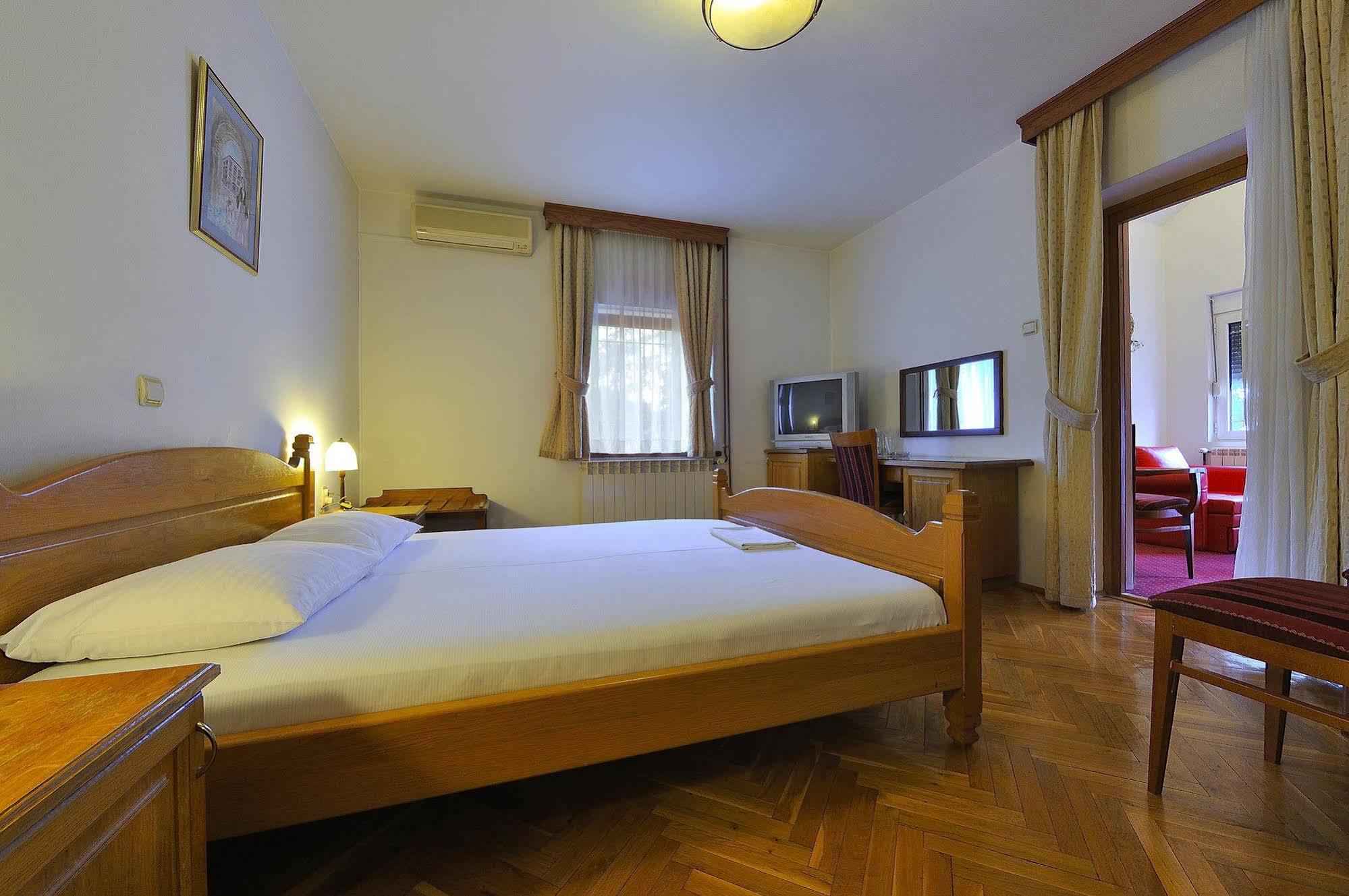 Hotel Sucevic Garni Belgrad Dış mekan fotoğraf