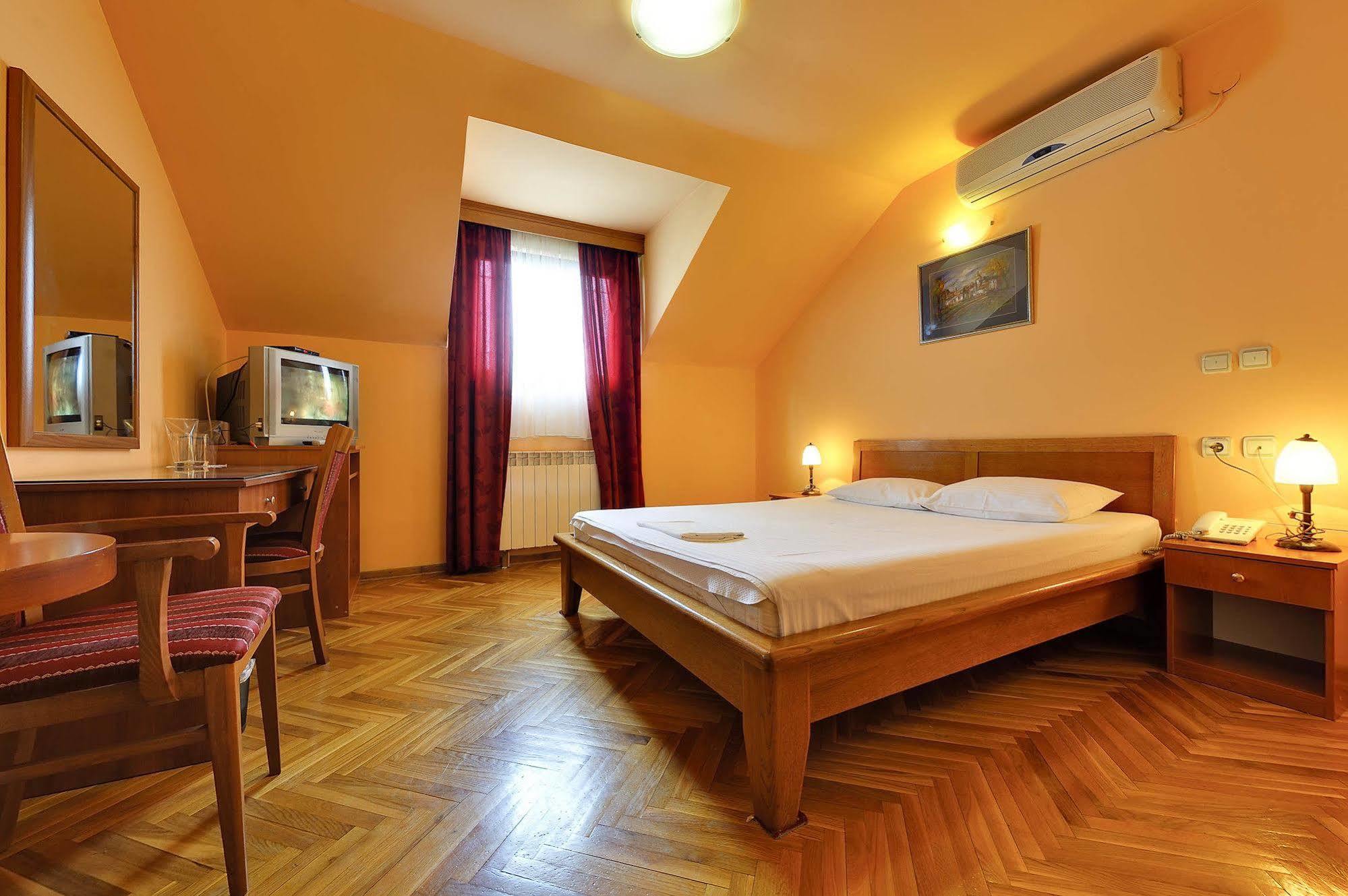 Hotel Sucevic Garni Belgrad Dış mekan fotoğraf